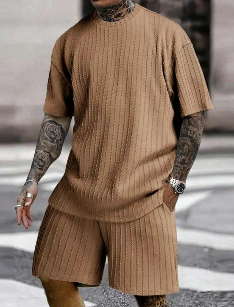 Men's Summer 2-Piece Outfit- Loose Casual Crewneck T-Shirt & Pocket Shorts for Daily Outdoor Wear