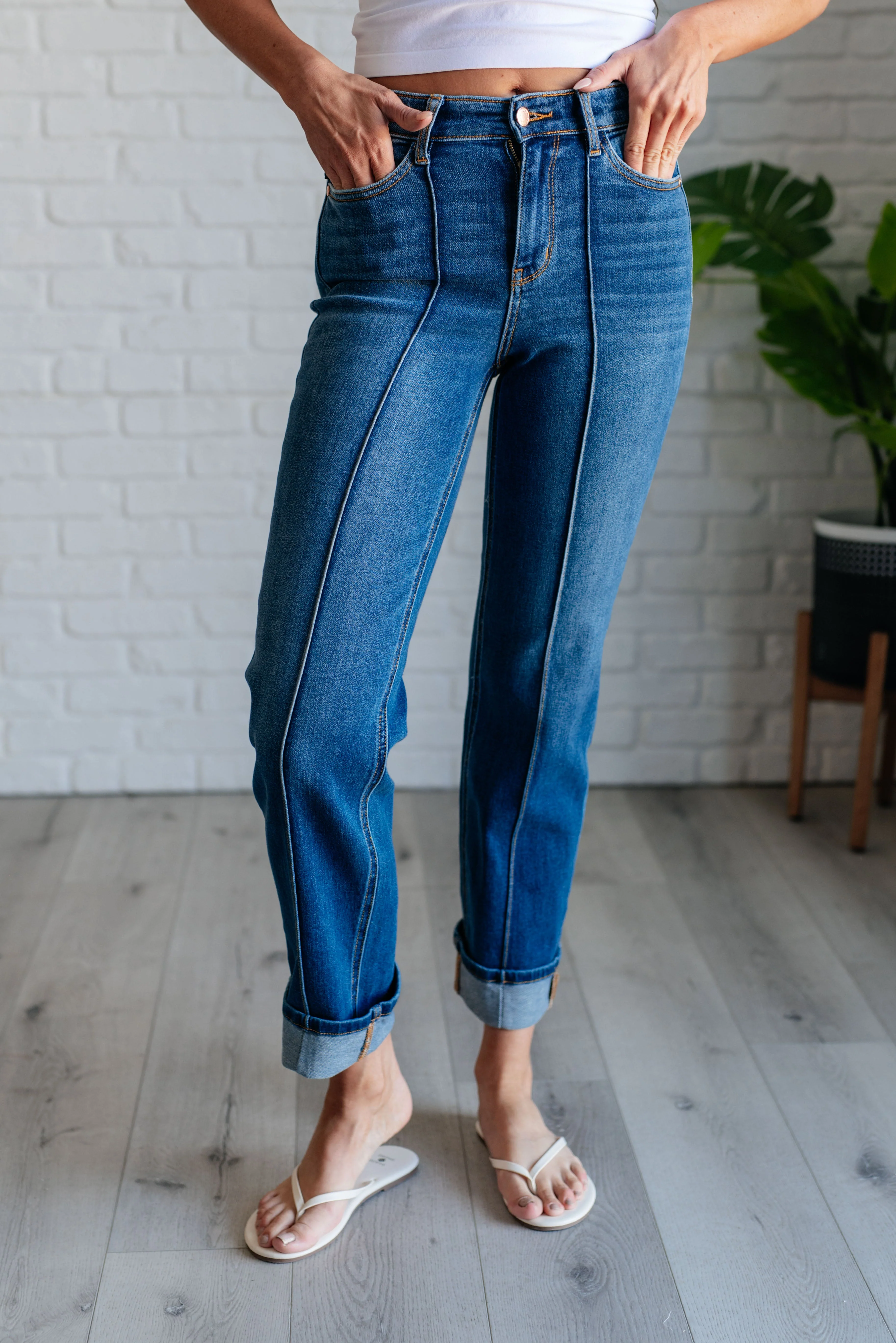 High Rise Center Seam Detail Straight Jeans