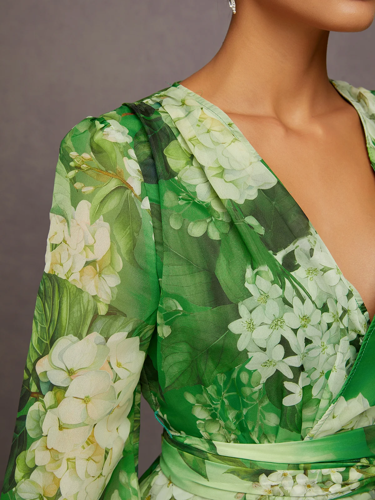 Green Floral Print V-neck Long-sleeved Chiffon Maxi Dress