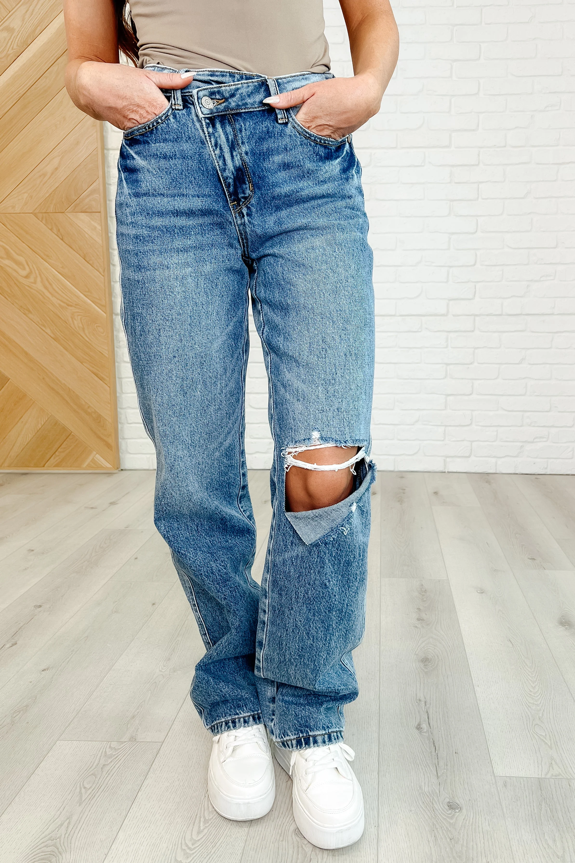 High Rise Rigid Magic Criss-Cross Waistband Straight Jeans