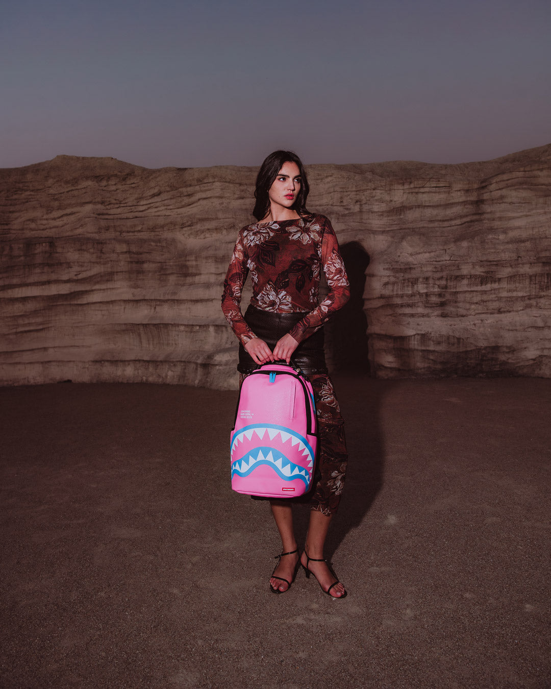 SHARK CENTRAL AMUSEMENT DLXSV BACKPACK