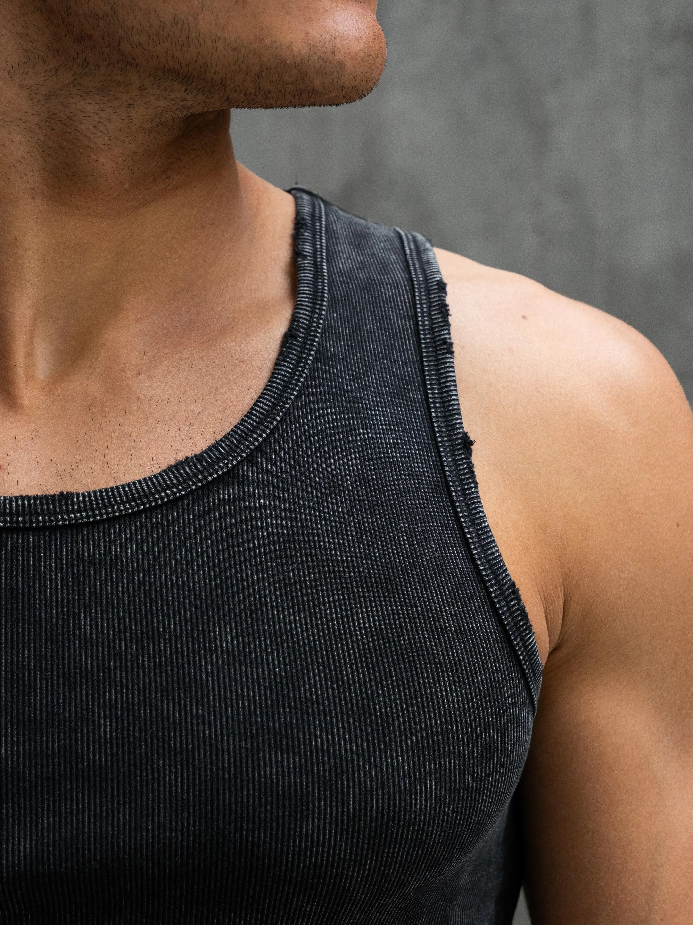 Men's Ultra-Soft Cotton Distressed Fitted T-Shirt - Premium Casual Slim Fit Tee