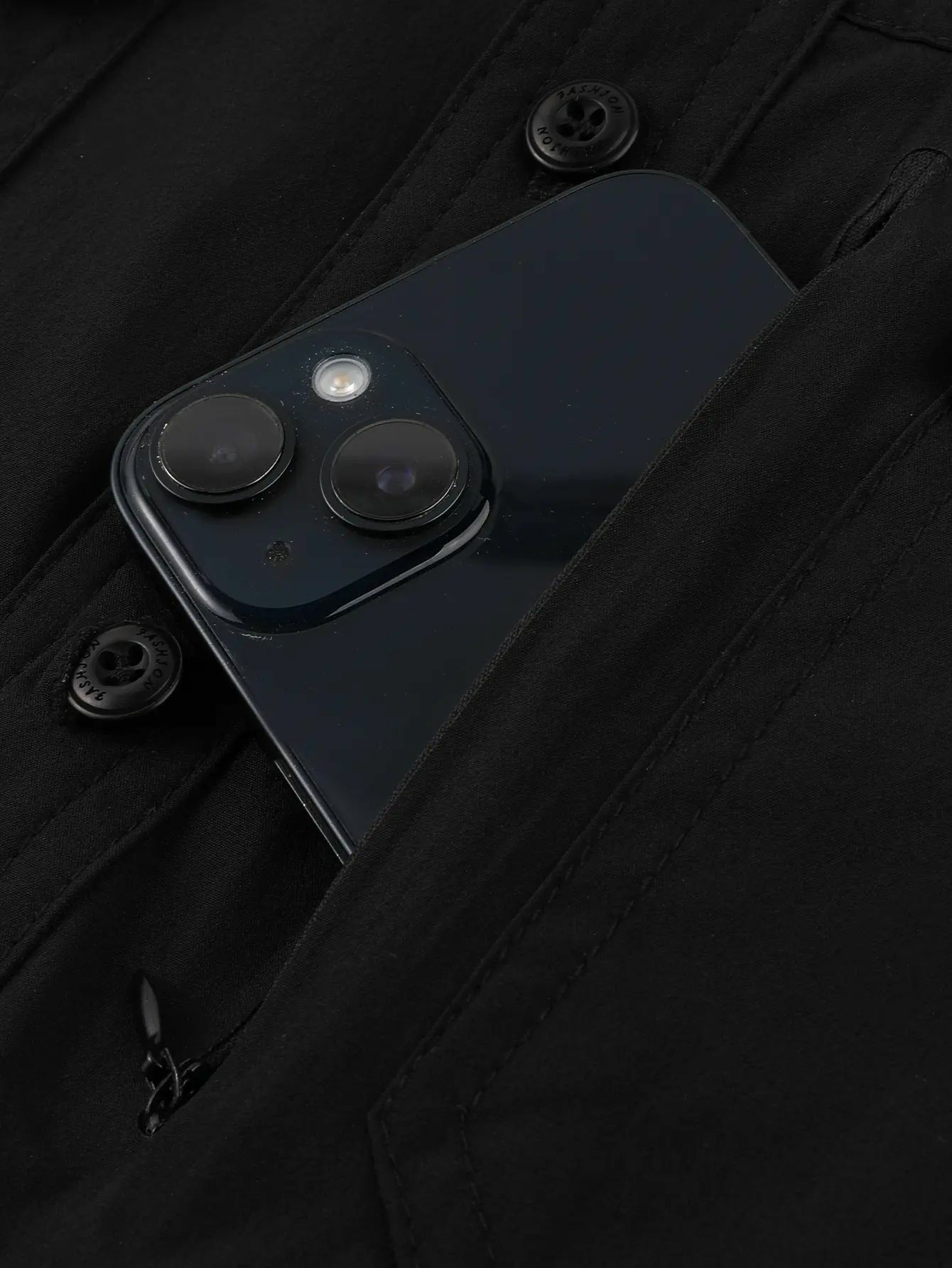 Men's American-Style Solid Color Shirt with Hidden Ventilation Holes Casual Summer Beach Nylon Shirt High-Quality Fabric Short Sleeves Button Closures