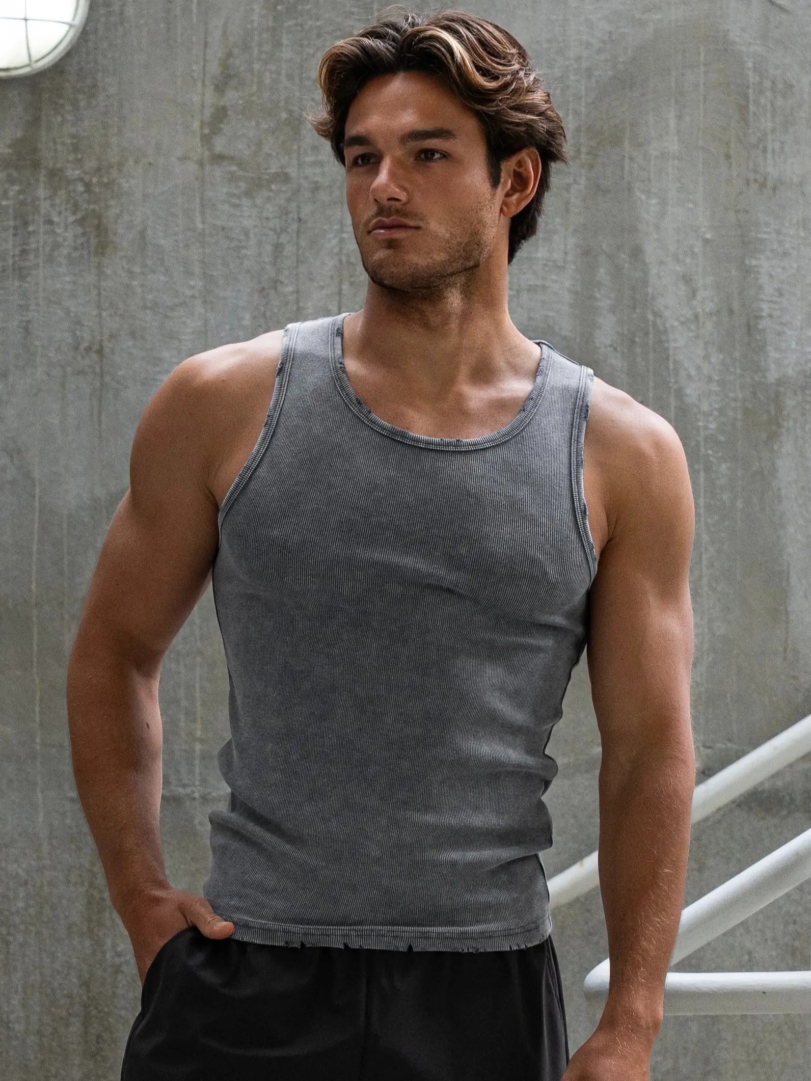 Men's Ultra-Soft Cotton Distressed Fitted T-Shirt - Premium Casual Slim Fit Tee