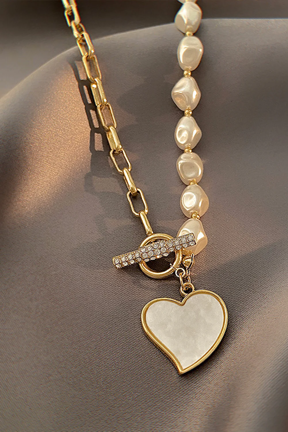 Gold Heart Shape Pendant Rhinestone Decor Pearl Chain Necklace