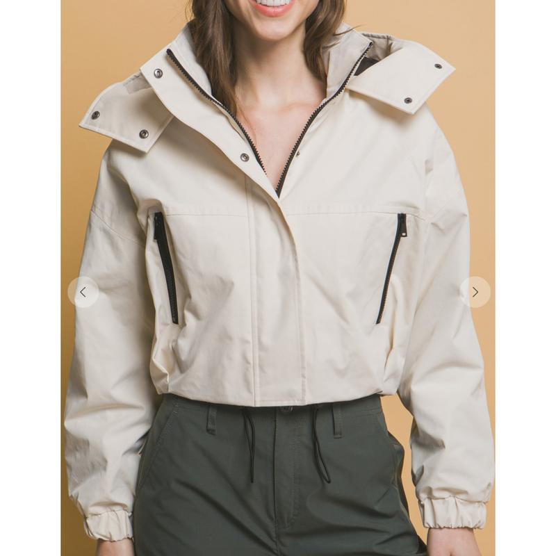 Cozy & Stylish Hooded Jacket – Perfect for All Seasons & Every Adventure