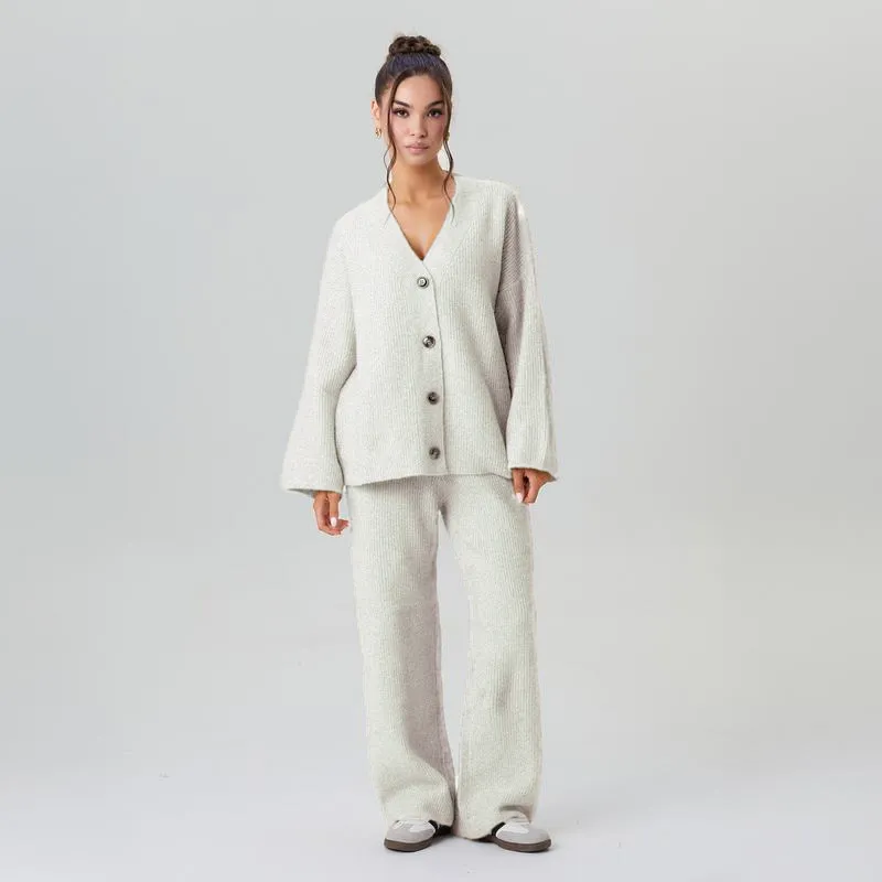 Women’s Cozy Two-Piece Set – V-Neck Cardigan & Stretch Trousers