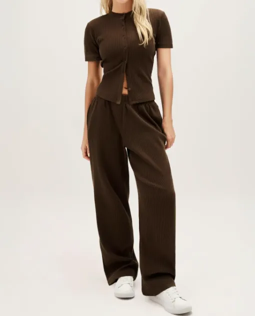 Chic Women's Button-Up Top & Wide Leg Trouser Set – Casual & Comfy!