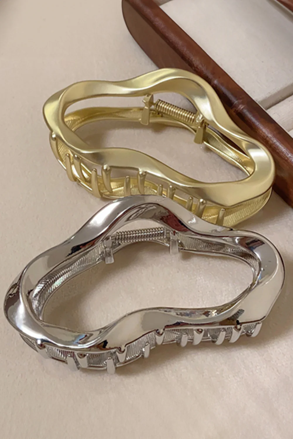 Gold Hollowed Cloud Vintage Hair Claw