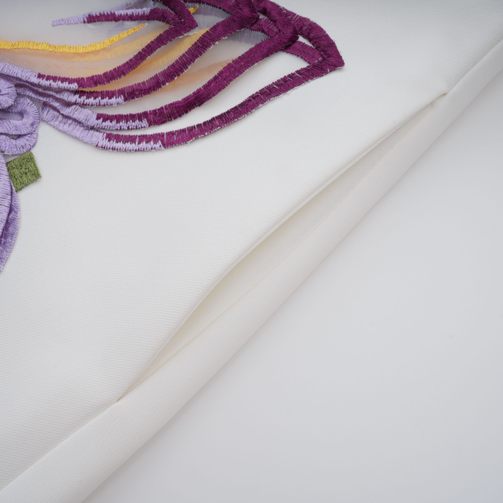 Flower Print set in white