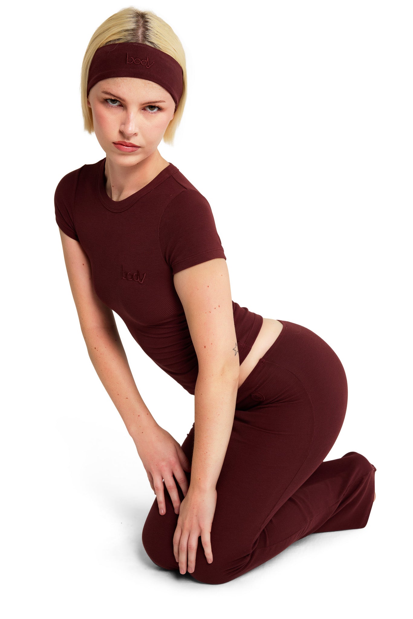 RIBBED HEADBAND ESSENTIAL (BORDEAUX)