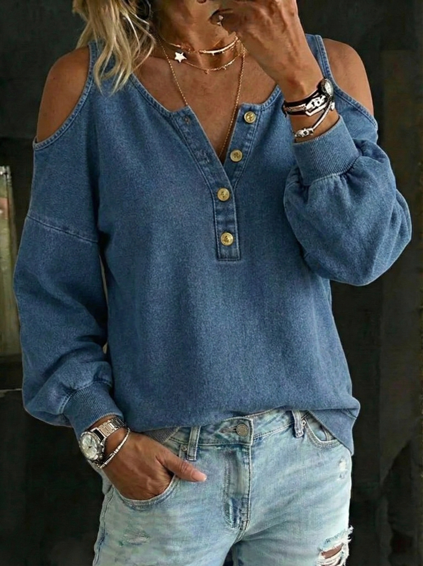 Women's Round Neck Off-the-shoulder Long-sleeved Casual Loose-fitting Denim Top.