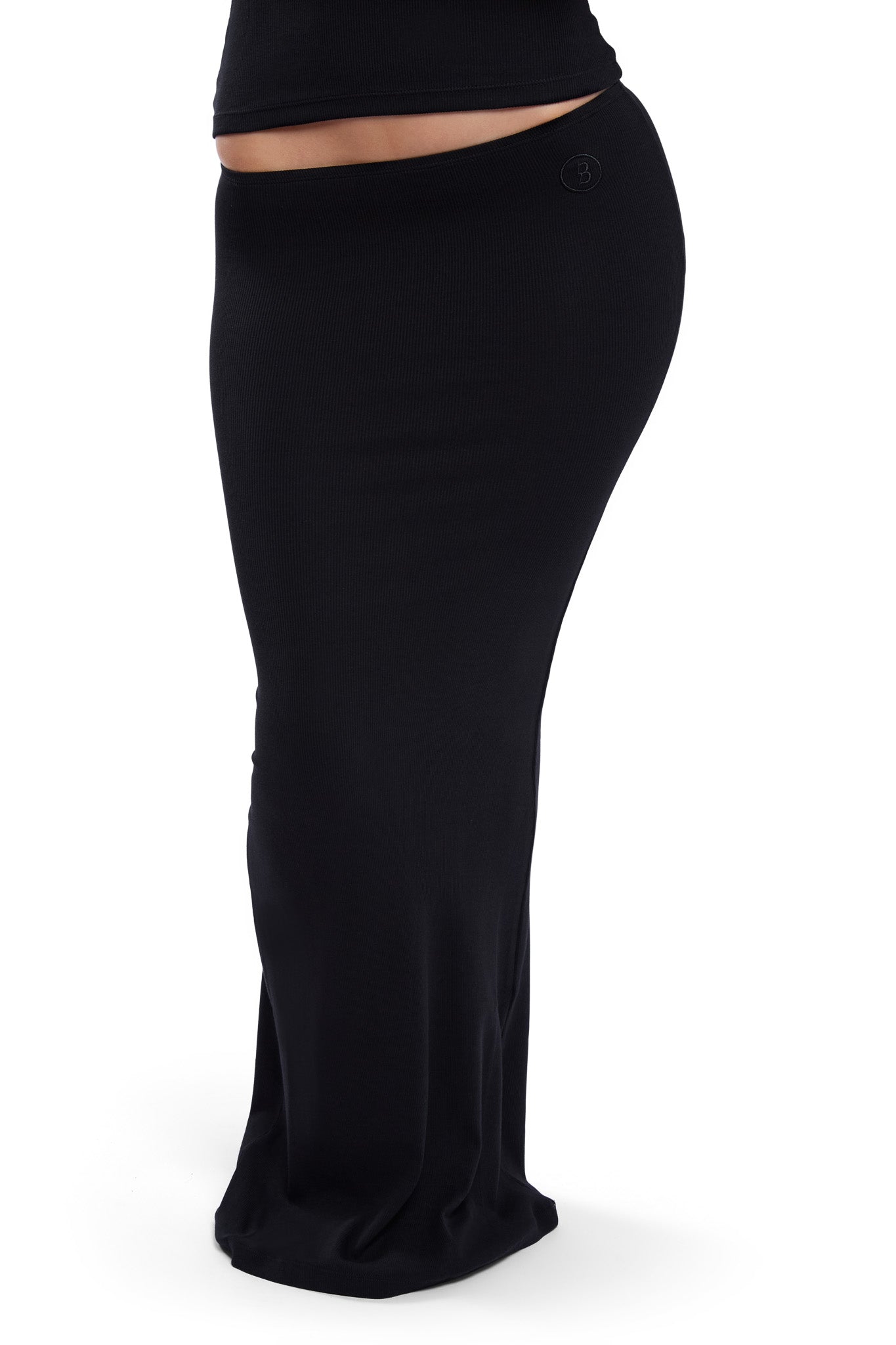 RIBBED MAXI SKIRT ESSENTIAL (BLACK)