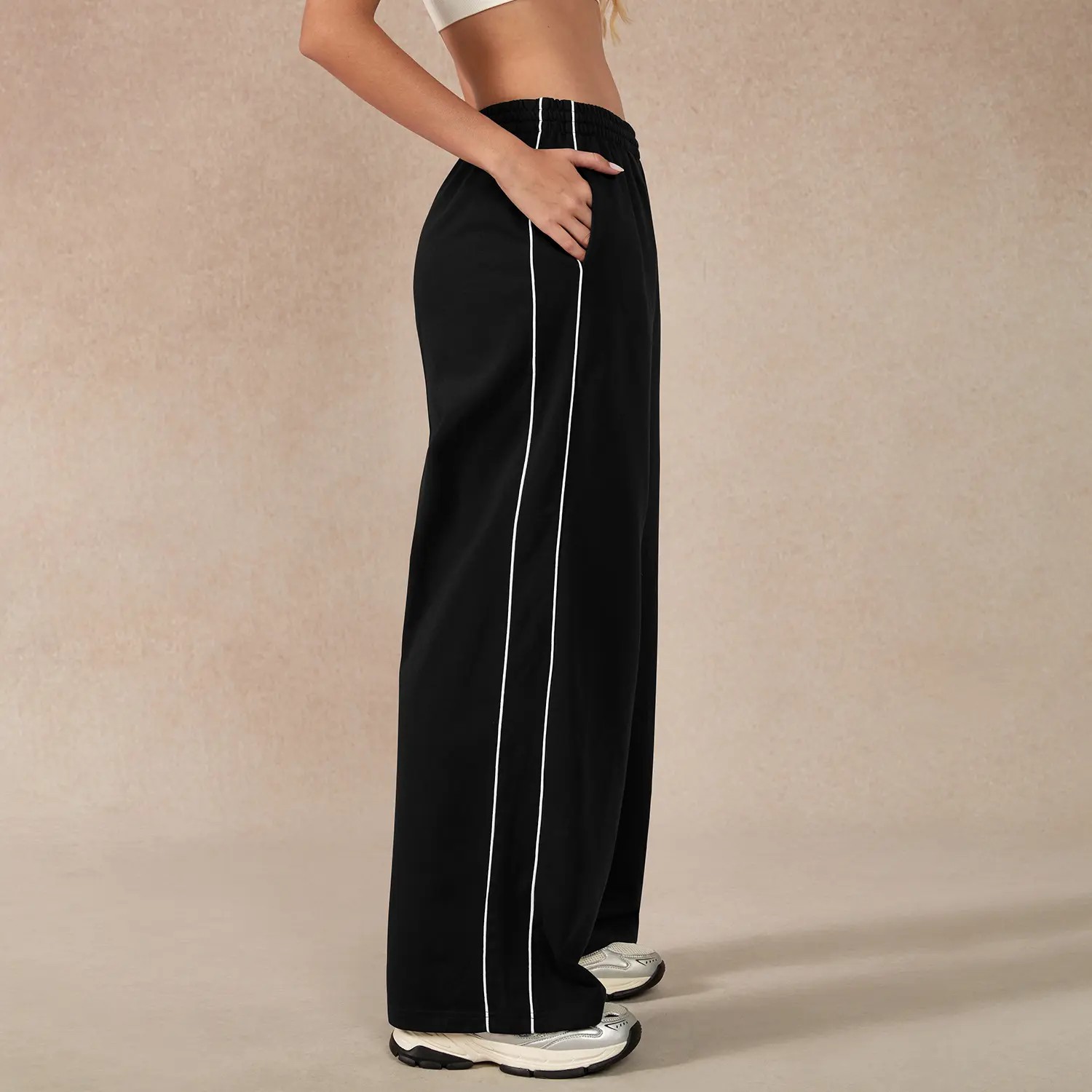 Women's Baggy Wide-Leg Pants – Pocket Design, Elastic Waist & Side Trim for Securely Holding Small Items & Comfortable Relaxed Fit