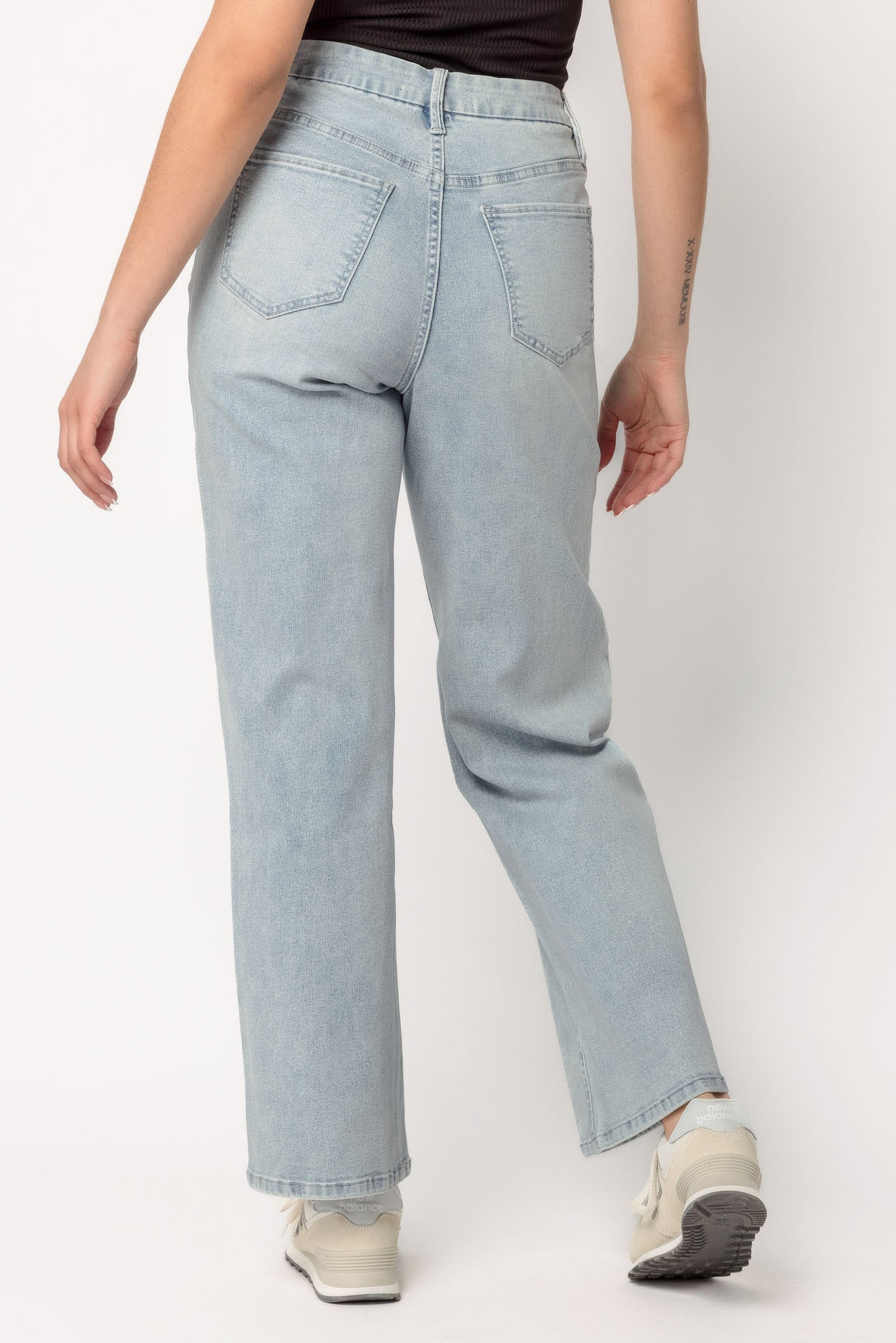 YMI Light Wash Curvy Fit Ultra-High-Rise Wide-Leg Jean