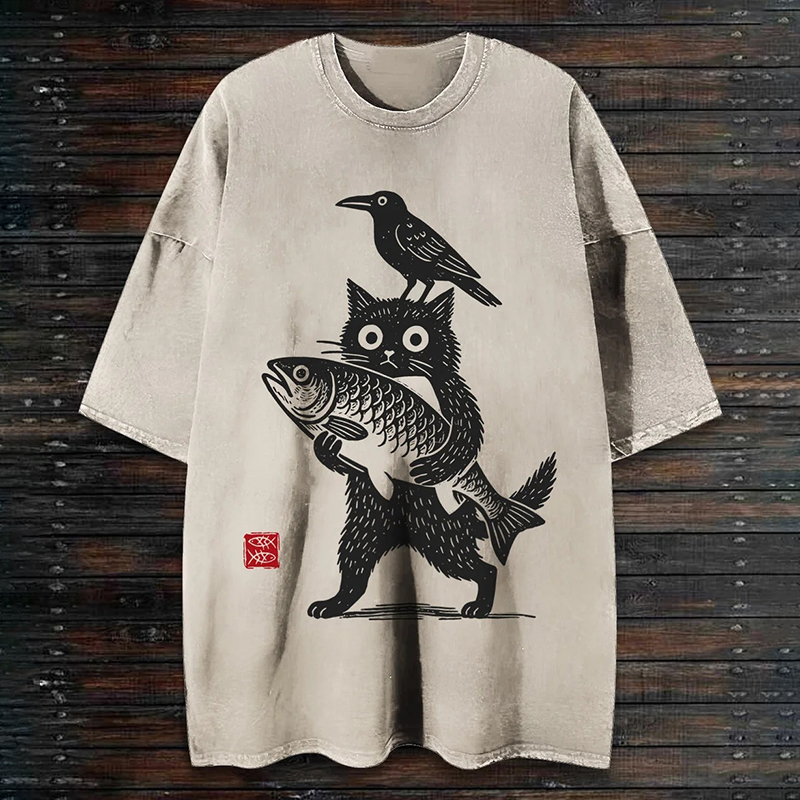 Men's Cat Holding Fish Japanese Art Print T-shirt