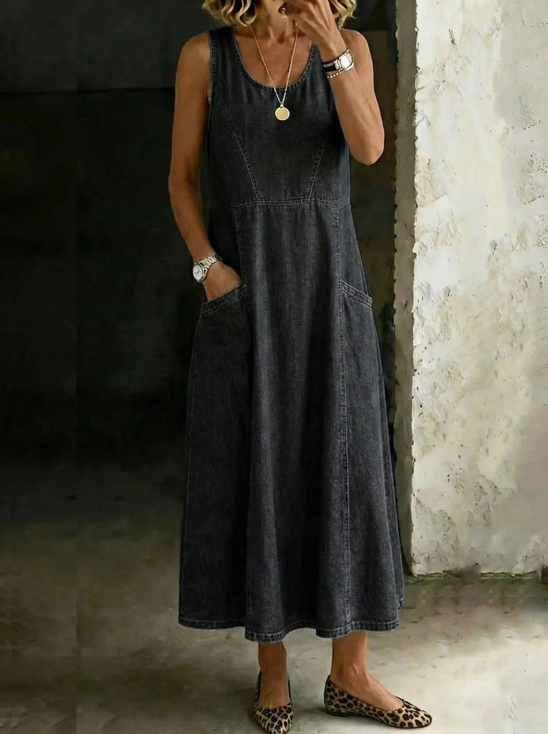 Women's Retro Round Neck Sleeveless Casual Loose Denim Vest Dress