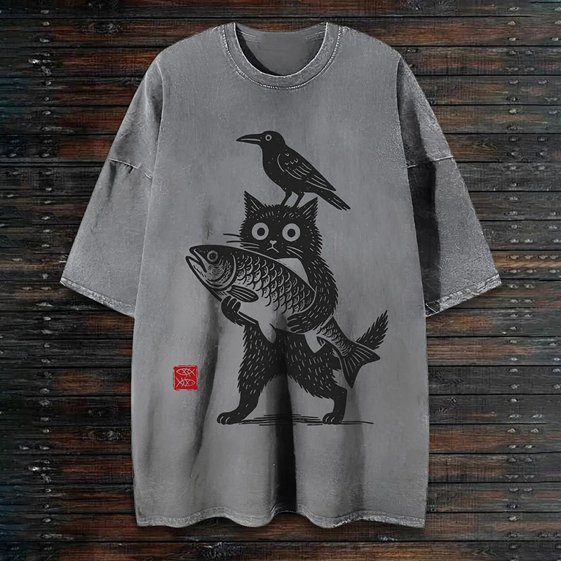 Men's Cat Holding Fish Japanese Art Print T-shirt