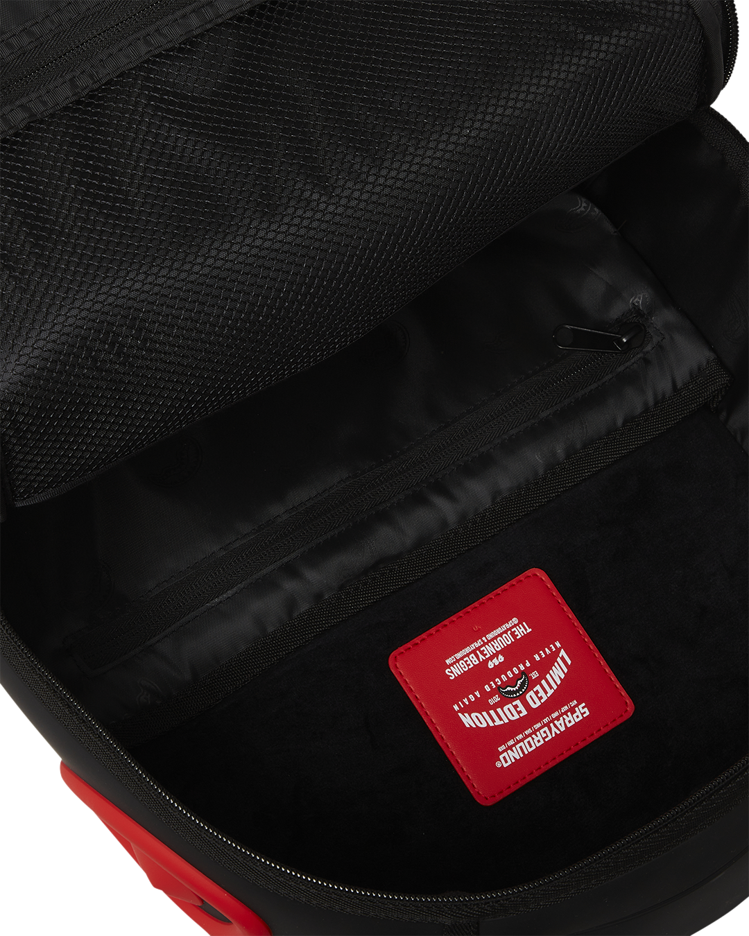 MADNESS SHARK DLXV BACKPACK