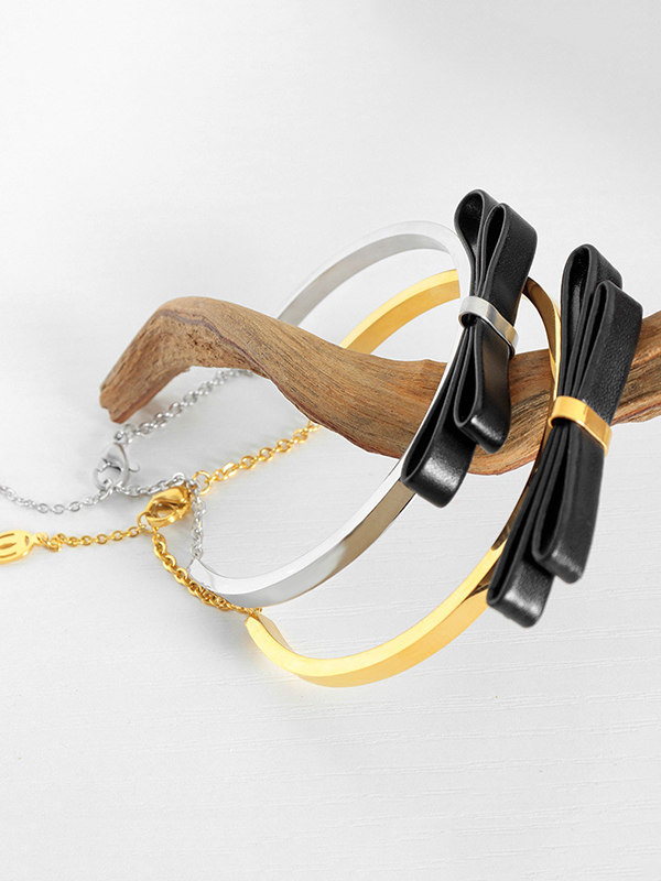 Bow-Embellished Contrast Color Bracelet Accessories